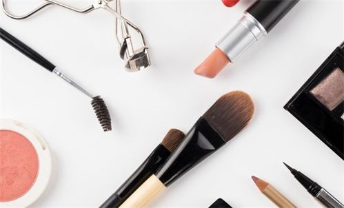 如何選擇西安優質紋繡培訓及美發飾品銷售策略