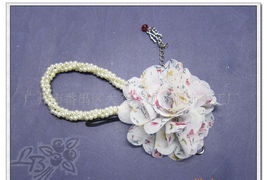 歐美原單飾品廠價直供 胸花、帽花、鞋花、羽毛花、婚紗與美發飾品一站式采購指南